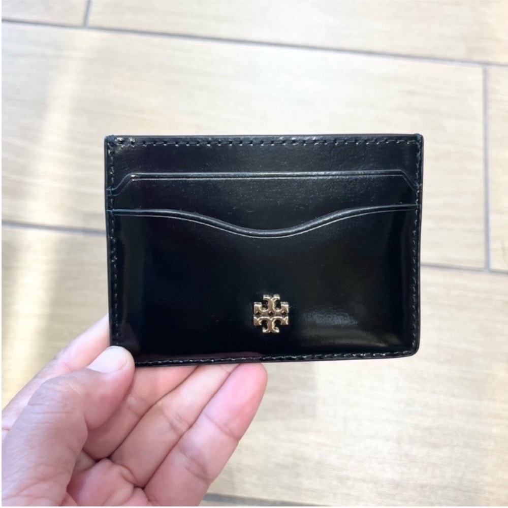 Tory Burch Emerson Slim Card Case
Wallet In Black139340